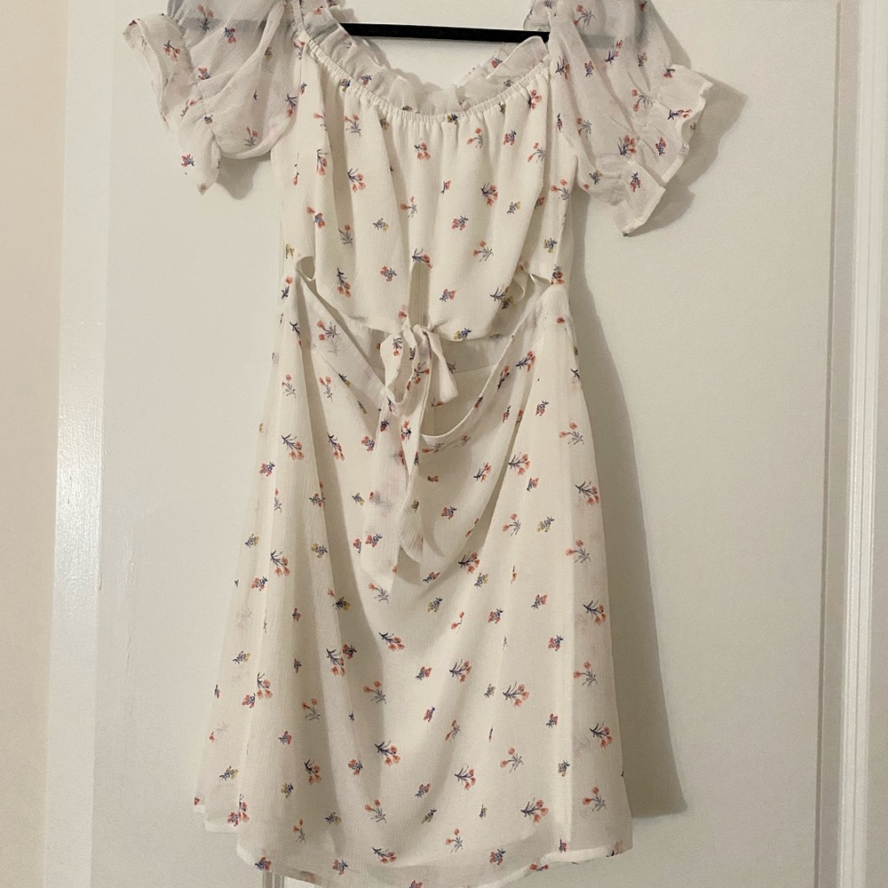 Wild Honey ASOS Cut Out White Floral Dress Never Worn - Picture 5 of 6